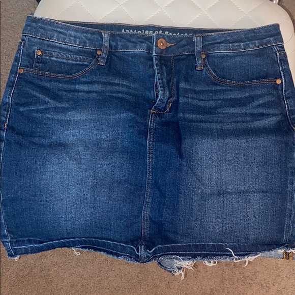 Skirt - Picture 1 of 2